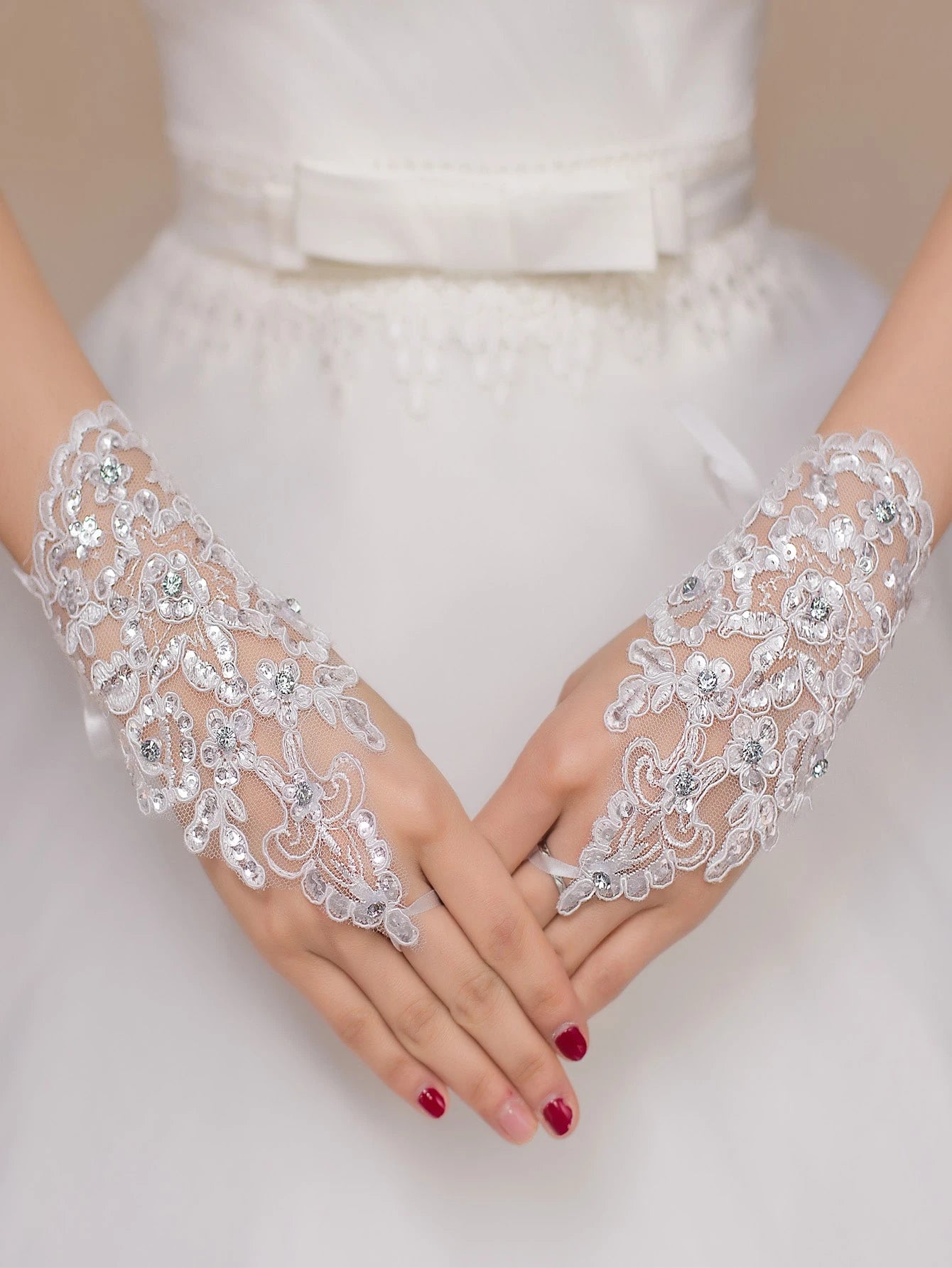 1 set korte witte bruidshandschoenen