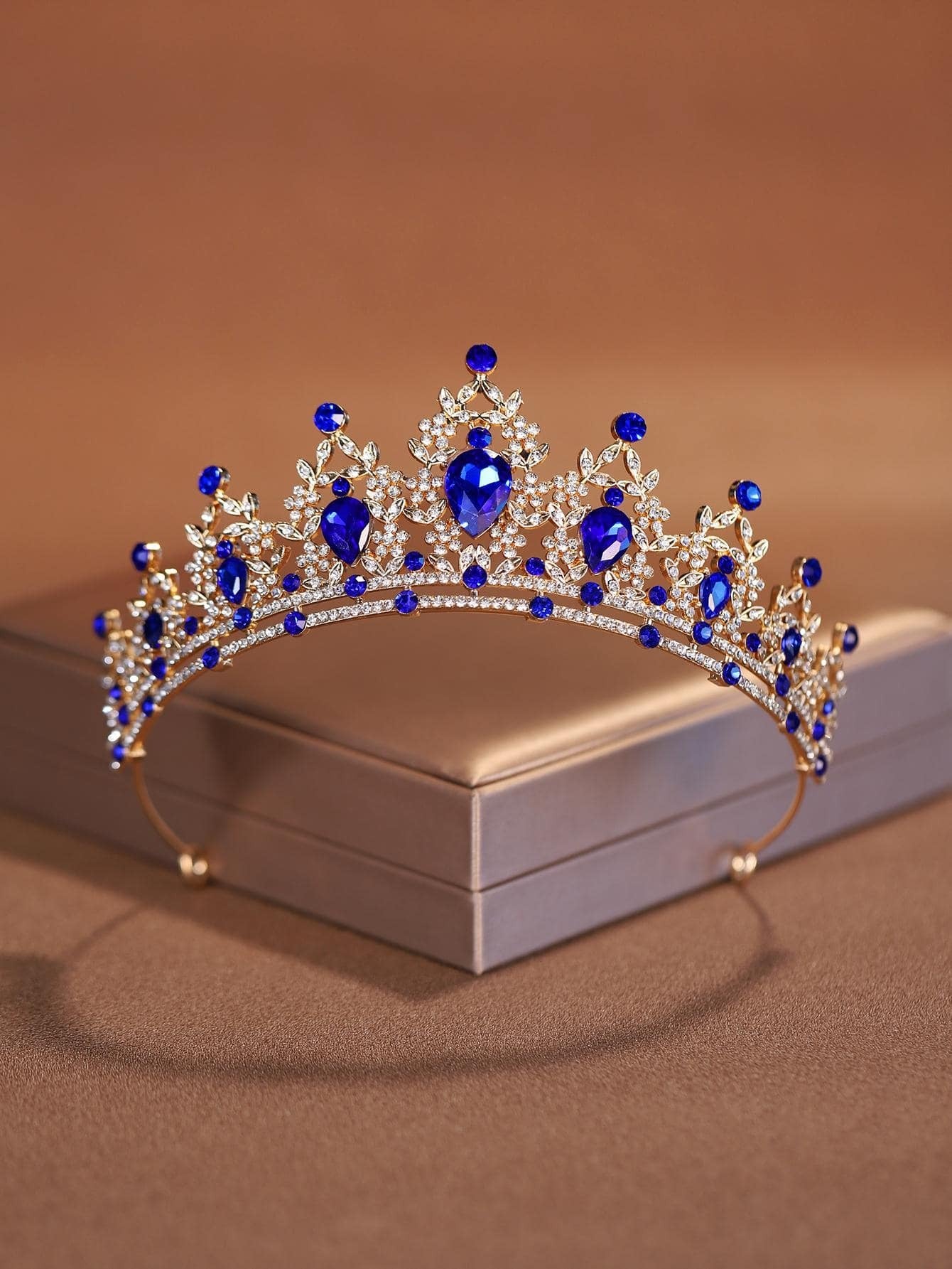 Zilveren tiara met blauw strass stenen - geschikt voor feestgelegenheden
