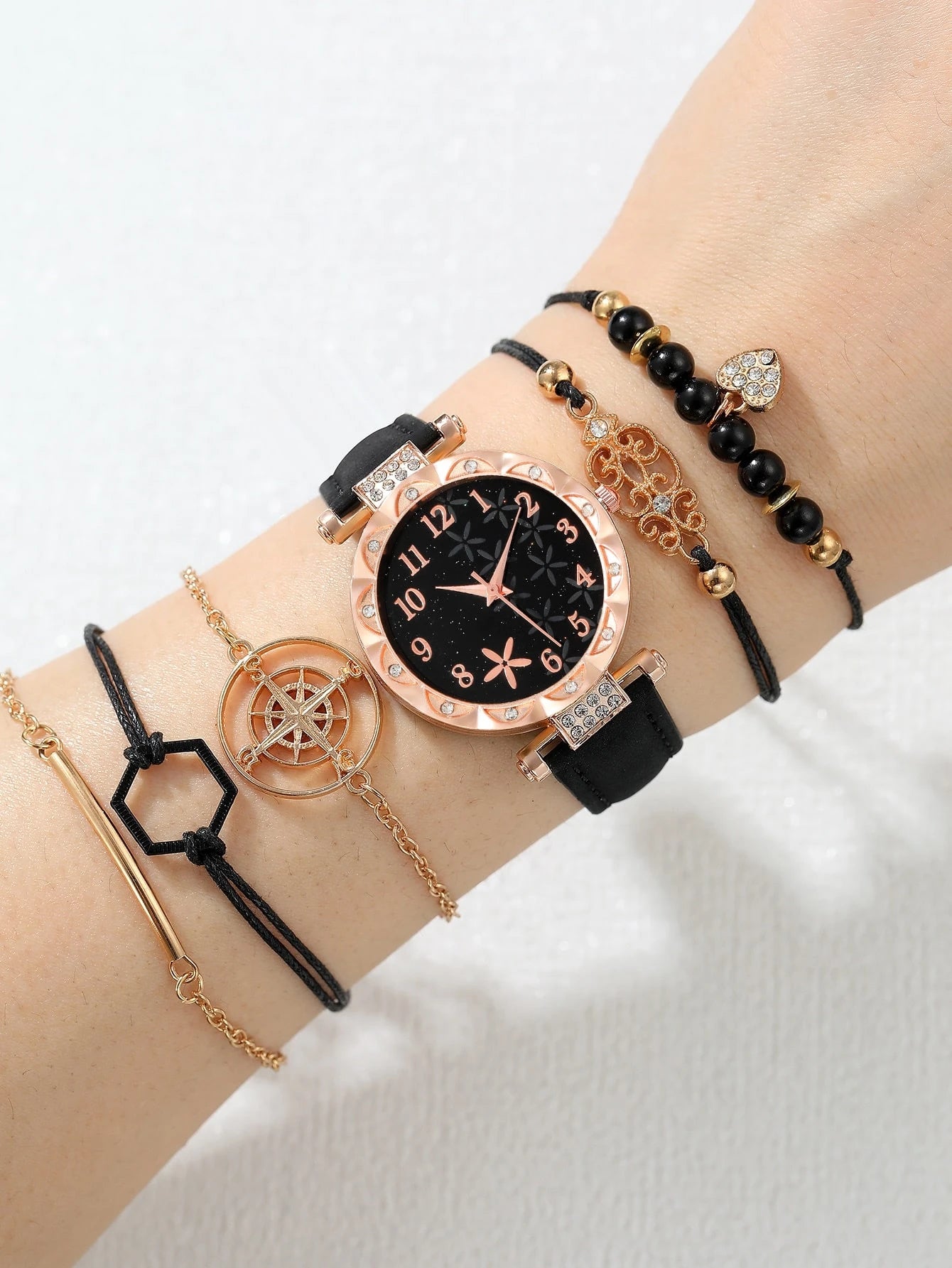 1x Quartz Horloge met Sterrenpatroon & 5x Armbanden