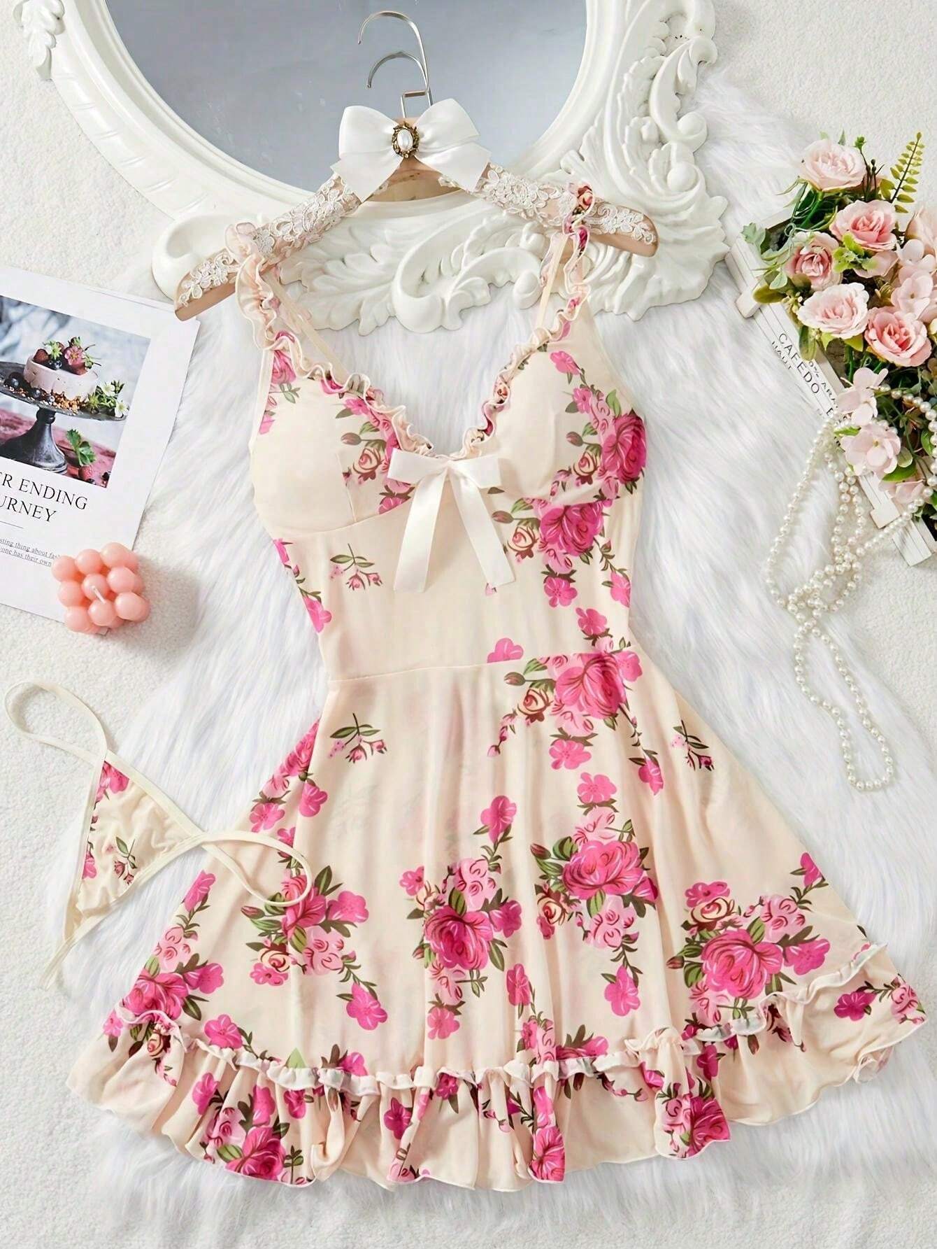 Klassieke 2-delige babydoll set met roze bloemen