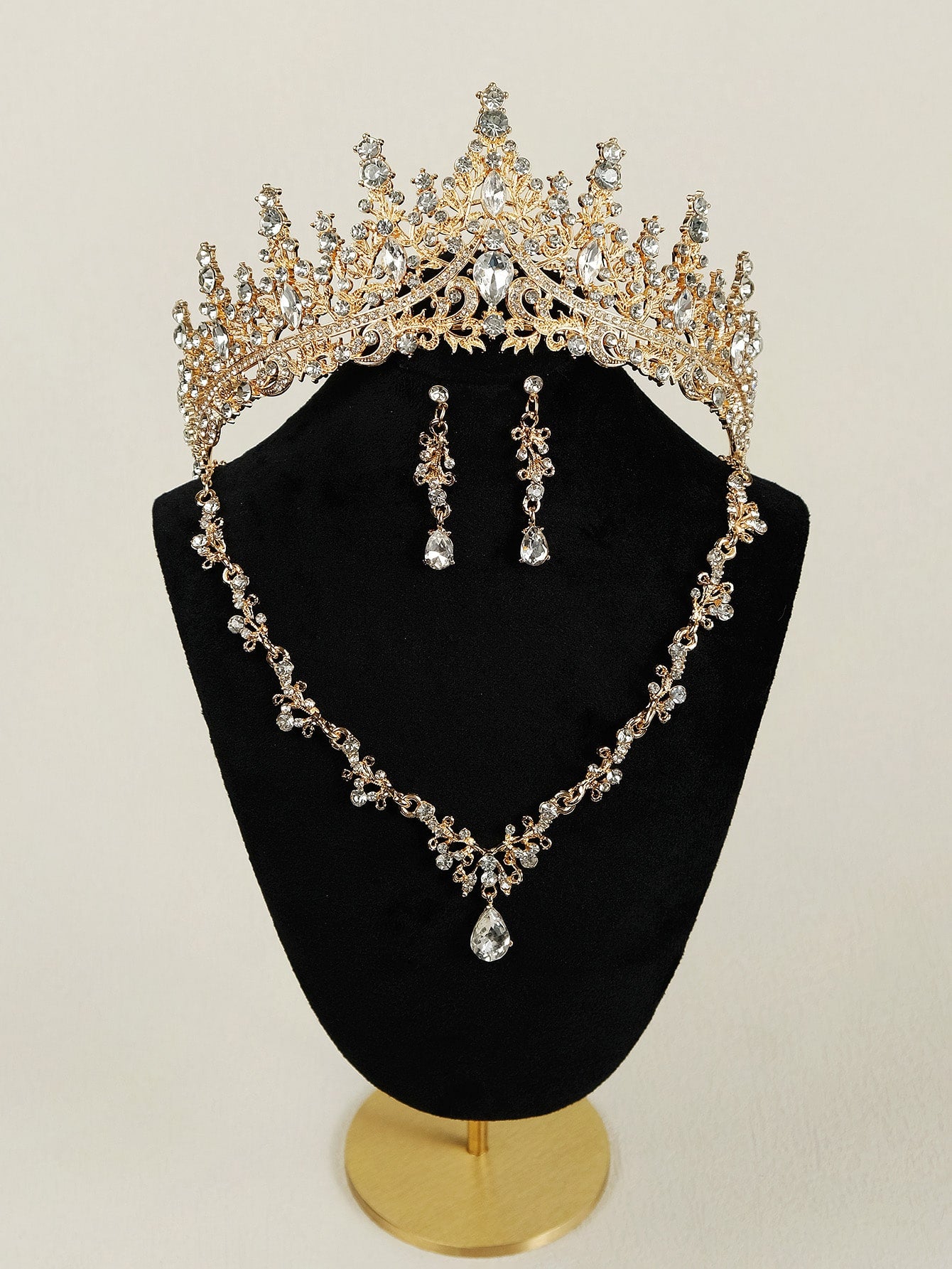 4-delige Dames Sieradenset – Kroon Design met Veelkleurige Strass Steentjes (Perfect voor Halloween & Verkleedfeestjes)